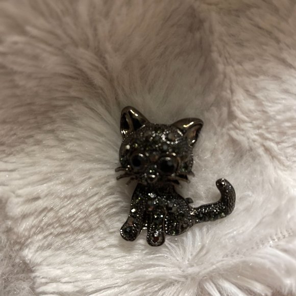 Jewelry - Tiny Kitten/Kitty Cat Pin, Dark Silver and Black